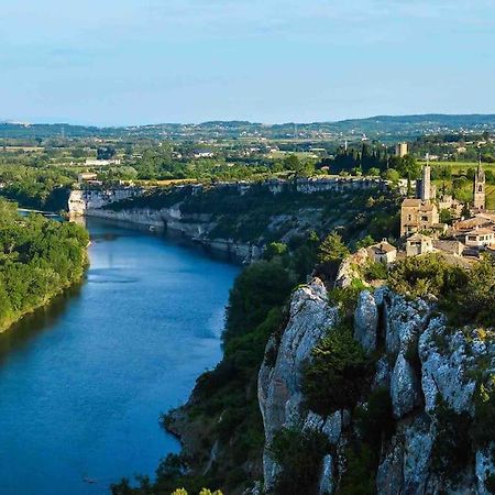 Appartement Neuf Avec Spa Saint-Martin-dʼArdèche Buitenkant foto